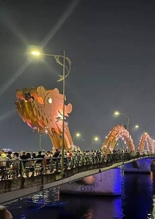 Ba Na Hills Golden Bridge